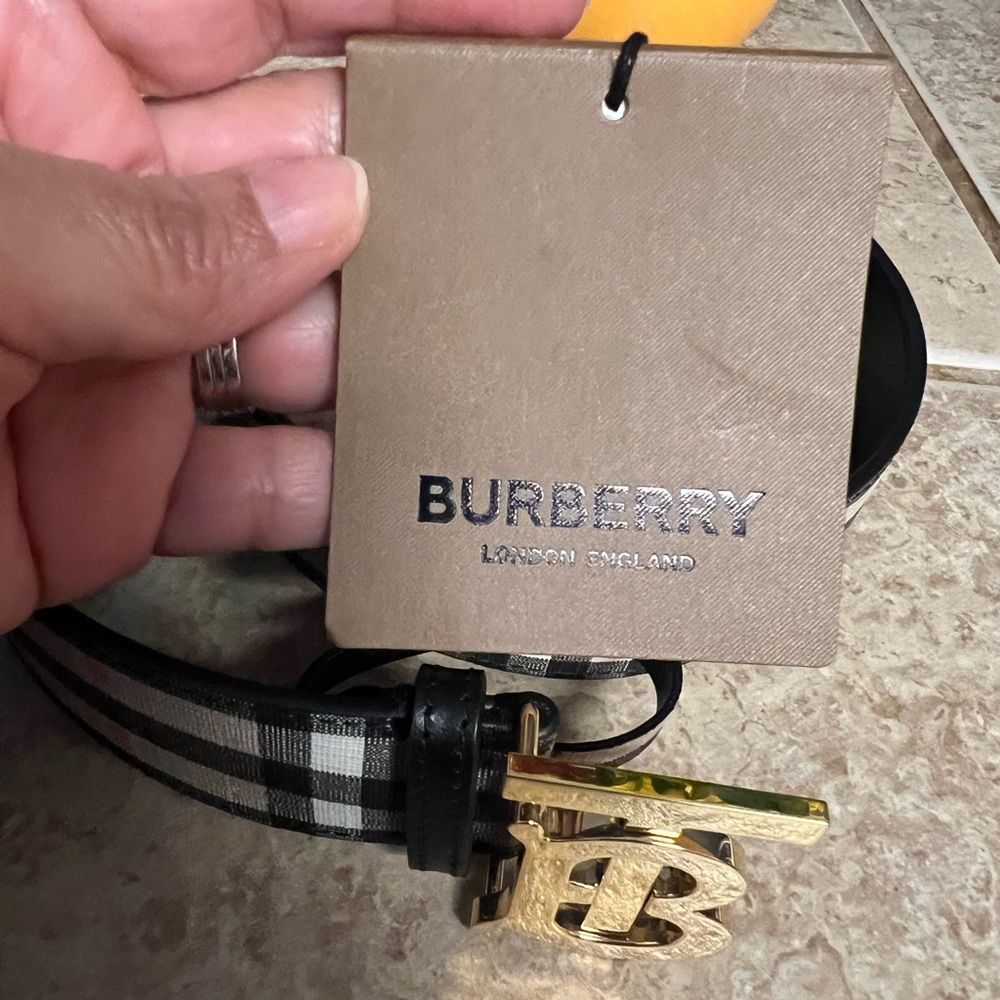 NWT, Authentic Burberry Black and Cream Belt with Gold Buckle - Picture 5 of 9